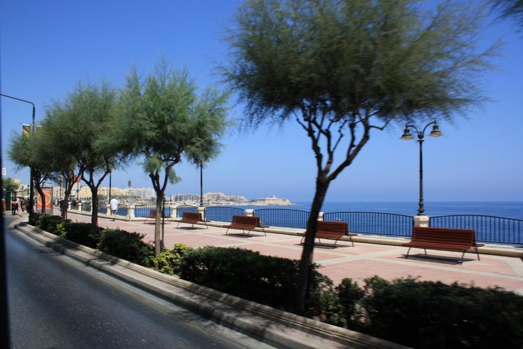 Appartamento Splendid Seaside Retreat On Spinola Bay San Giuliano Esterno foto